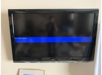 Toshiba 55in TV With Extending Wall Mount