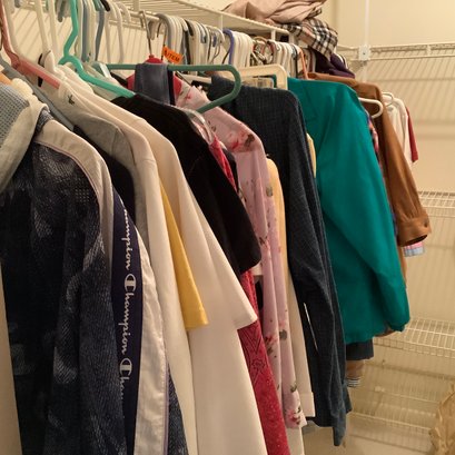 Womens Clothes- Closet Full. Brands Including Liz, Bigio, Chico's. Land's End, INC, Ann Taylor Loft,