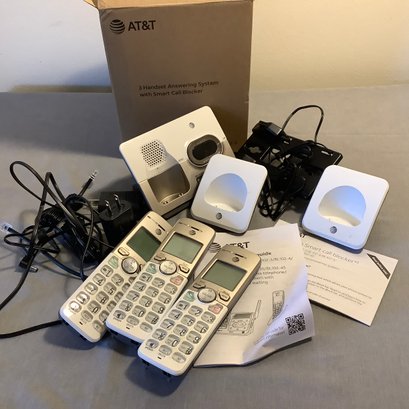 AT&T Cordless Telephone Answering System With Caller ID- 3 Phone Set