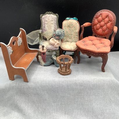 Dollhouse Chairs