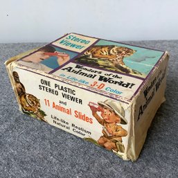 Vintage Toy Stereo Viewer Wonders Of The Animal World With 7 Animal Slides