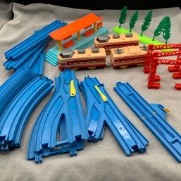 1970s Tomy Japan Train Set With Switchable Tracks, MCM Station, Trees And Curved And Straight Tracsk