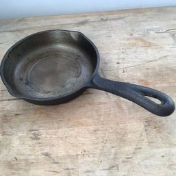 Wagner's 1891 Original Cast Iron Cookware, 6 1/2 Inch Skillet