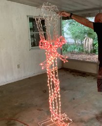 Christmas Life Size Lights And Wire Exterior Lamp Post - Wire And Lights Over 6 Ft Tall