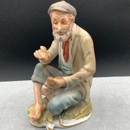 Arnart 5th Ave Hand Painted Porcelain Of Man Packing A Pipe