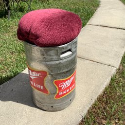 Keg Stool Or Seat With Removable Seat Cushion