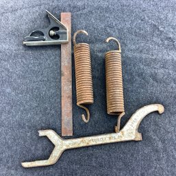 Vintage Metal Tools, 2 Springs, T-square And Chicago Specialty Mfg Co