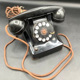 Phone F1, Bell System Manufactured By Western Electric Company With Cloth Cords, Late 1930s-1940s
