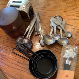 MCM Measure Spoons, Measure Spoons W/ Cupid Arrow, Primitive Wood Salt/pepper Grinder, Starbucks Toaster Timer