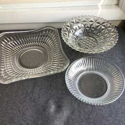 3 Serving Bowls, Modern Design One Square, Others Round