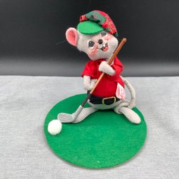 Annalee Golfing Mouse