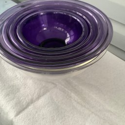 Set Of 4 Nestling Purple Pyrex Mixing Bowls And One Clear Pyrex