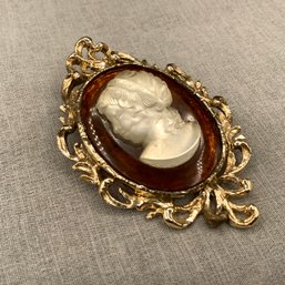 Large Cameo Brooch Or Pendant