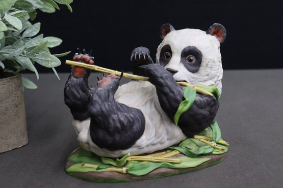 1974 Boehm Giant Panda Cub Friendship Statuette 400-47