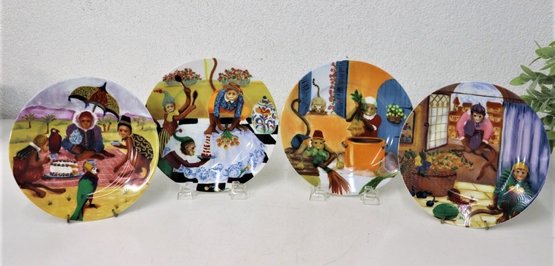 The Monkey & The Peddler Mischief By Liz Ross 8 1/4' Set Of 4 Plates -(NEVER USED)