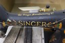 Vintage Singer Sewing Machine #H1162196 With Case