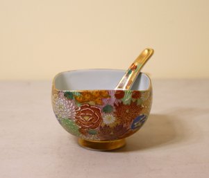Vintage Japanese  Hand-Painted Porcelain Kutani Bowl With Spoon Gold Detailing