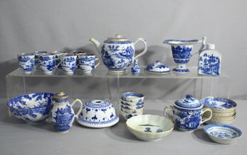 30pc Vintage Chinese Export Mixed Blue And White Porcelainware