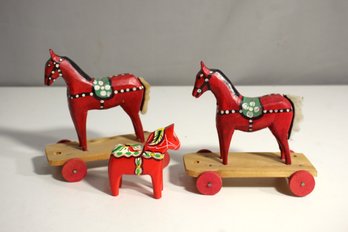 Wood Horse Pull Toy Pony Folk Art Wheels Dala Red -3