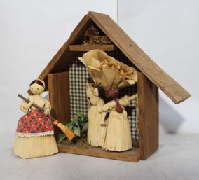 Vintage Corn Husk Dolls And House