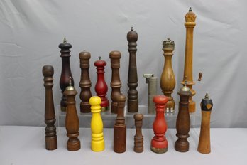 Group Lot Of Classical Chess Piece Pepper Mills - Some Natural Wood Finishes, Some Painted