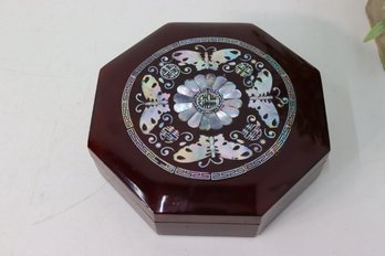 Mother Of Pearl Inlay And Lacquered Octagonal Box With 4 Inner Compartents