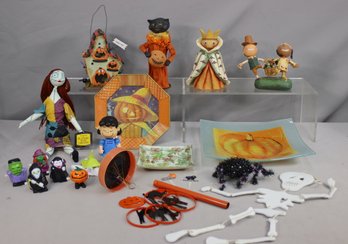 Group Lot Of Small And Smaller Halloween Figurines And Decor