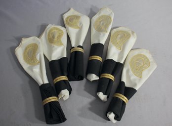 Napkin Set With Decorative Rings