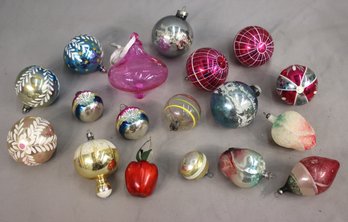 Group Lot Of 18 Vintage Christmas Ornaments