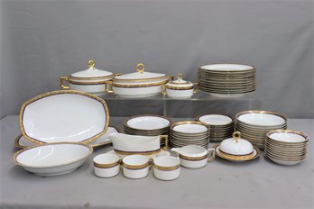 Large Array Of Vintage Royal Bavarian Porcelain 18 Carat Gold Bands And Handles Dinnerware