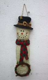 Vigor International Snowman Scarf And Wreath Wall Decor