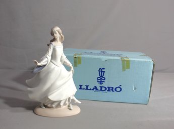 Cinderella's Evening: Lladro 'Cinderellas Lost Slipper' Figurine With Original Box'