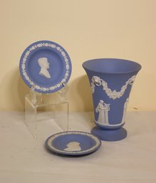 Vintage White On Blue Wedgwood Jasperware Vase And Two Small Silhouette Portrait Plates