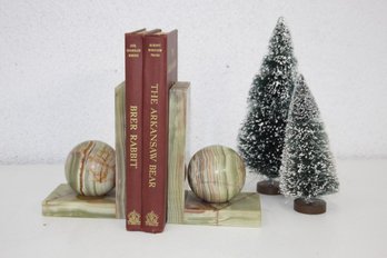 Captivating  Mid-Century Cornered Orb Green And Red Marble/Onyx  Bookends