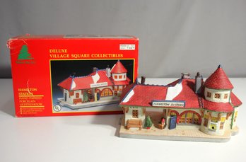 Deluxe Village -Hamilton Station