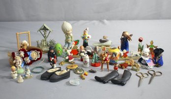 Big Lot Of Tiny Figurines And Tchotchkes