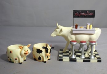 Cow Parade Moo Jersey Diner Item No. 9136 Retired Westland 2001 And Two Cups