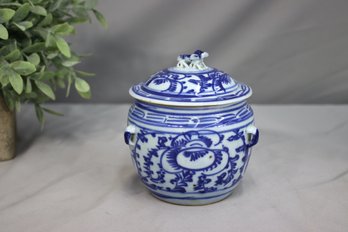 Chinese Blue And White Lidded Jars Displaying Chrysanthemums And Foo Dogs Finial