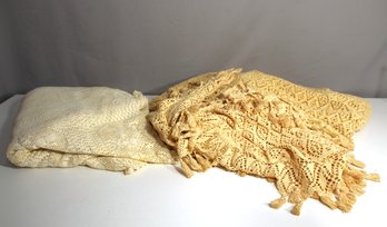 Vintage Off-White Crocheted LACE Tablecloth-2 -discolor