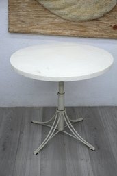 Round Top Adjustable Outdoor Table