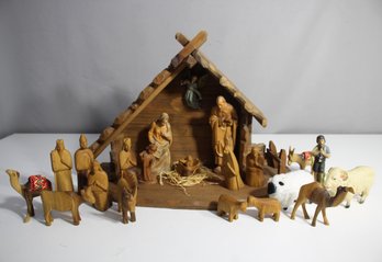 21 Pcs Pcs Hand Carved Wooden Nativity