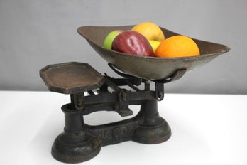 Vintage Large Very Heavy Black Cast Iron Kitchen Balance Scales With Large Metal Pan