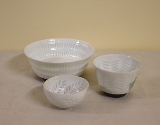 Three Vintage Arabia Friedl Holzer-Kjellberg  Rice Grain Porcelain Bowls
