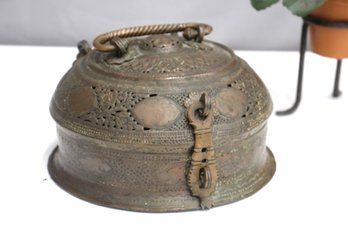 Vintage Round Copper Betel Pandan Box