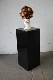 Black Display Pedestal Stand