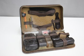 Vintage Unbranded Men's Grooming Kit With Case.