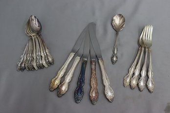 Group Lot Of Forks, Knives, Spoons Oneida 1881 Rodgers