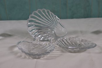 Set Of 3 Baccarat Crystal Shell Dishes - 2 Measure 5' And 1 Measures 6'