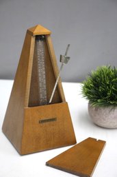 Vintage 1960s Seth Thomas Maelzel Metronome