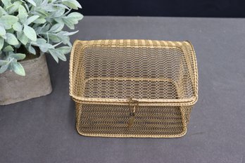 Patterned Wire Mesh Gold-tone Barrel Lidded Presentation Box